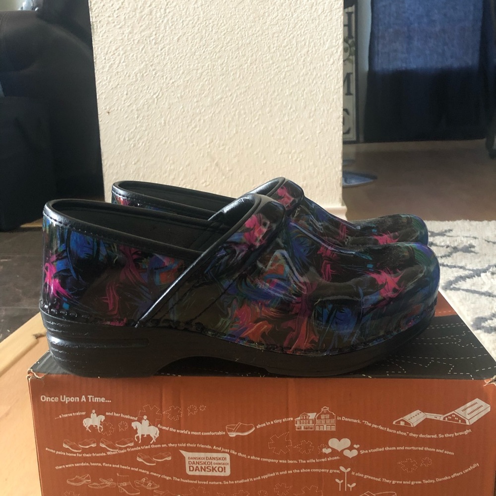 women’s dansko shoes
